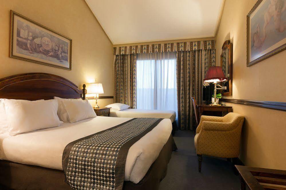 Exe Reina Isabel Hotel Ávila